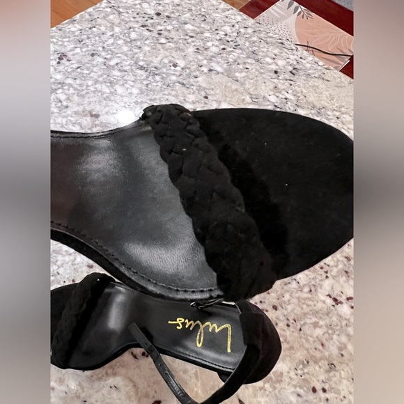 Lulu’s Black Suede Ankle Strap Heel 4” Size 9 - Picture 7 of 7